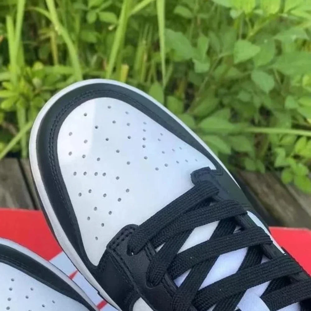 Nike Dunk Low Black and White Panda sneakers - Picture 4 of 5